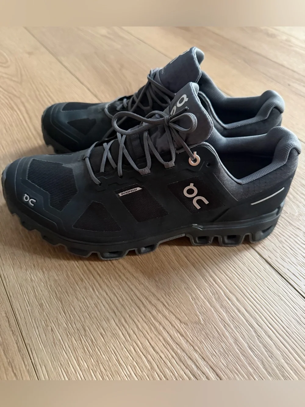 On Cloudventure Waterproof Trail Running Shoes Mens 9 Black Grey Hiking